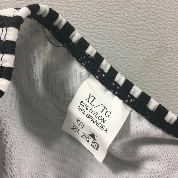 Black White Red XL Bikini Bottom Extra Large Black White Red Decorative Buttons - Picture 4 of 6